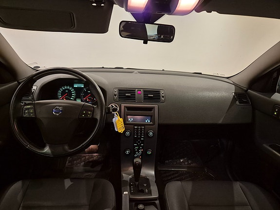 Volvo V50 9 of 17