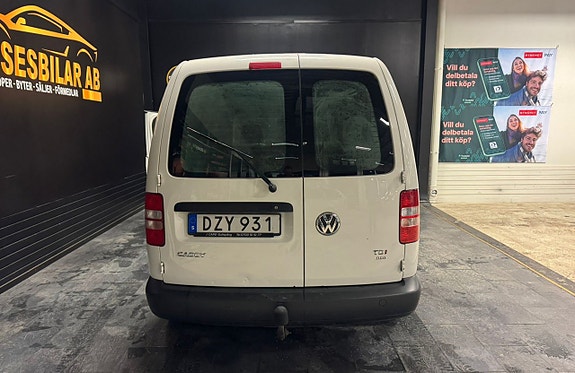 Volkswagen Caddy Maxi 10 of 18