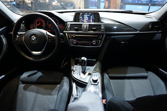 BMW 320 9 of 16