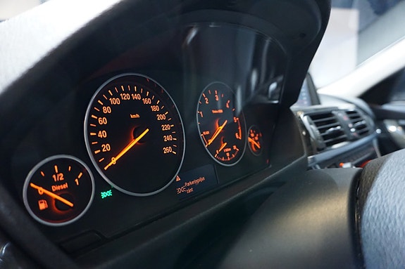 BMW 320 10 of 16