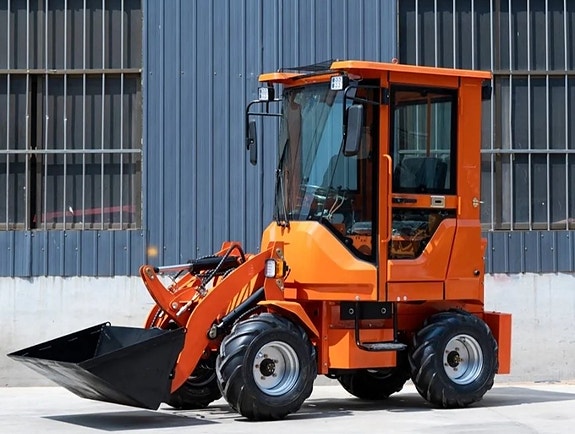 Minilastare HAKUBA HKL-04 med hytt,4WD,Pallgafflar 79900:-