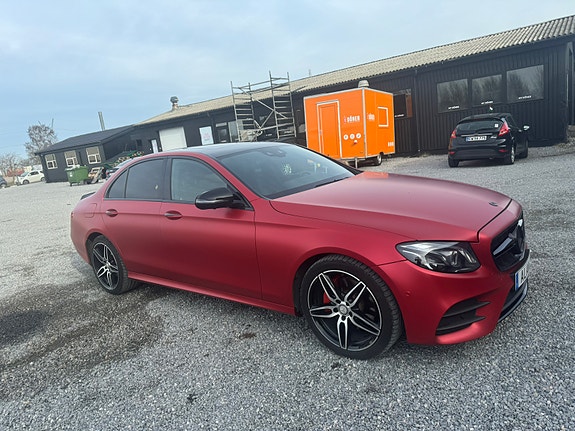 Mercedes-Benz E220 d 2 of 5