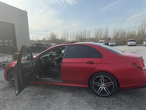 Mercedes-Benz E220 d 4 of 5