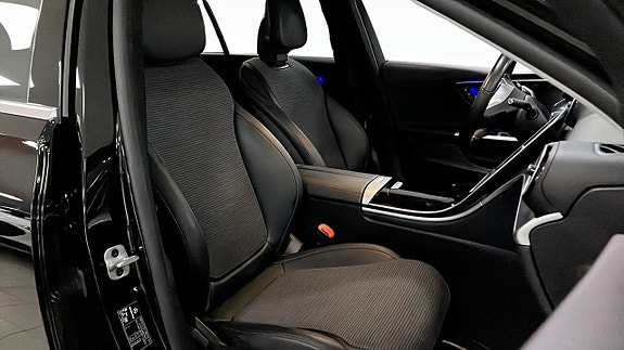 Mercedes-Benz C300 de 3 of 26