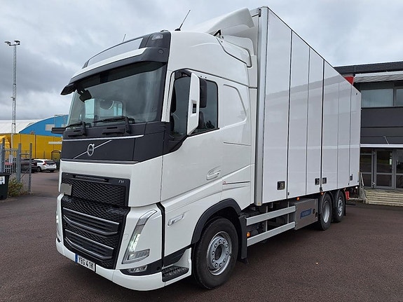2022/VOLVO/Vehicle Rigid 6x2-2