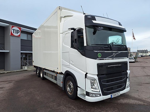 2019/VOLVO/Vehicle Rigid 6x2-4