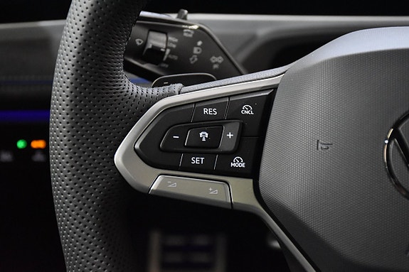 Volkswagen Passat 12 of 28