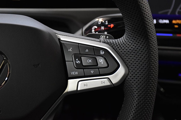 Volkswagen Passat 13 of 28