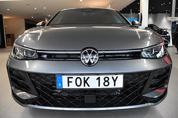 Volkswagen Passat 3 of 28
