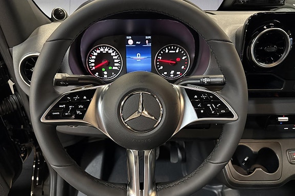 Mercedes-Benz Sprinter 319 17 of 27