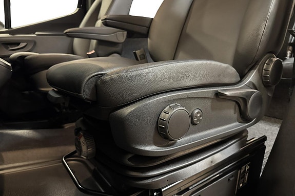 Mercedes-Benz Sprinter 319 16 of 27