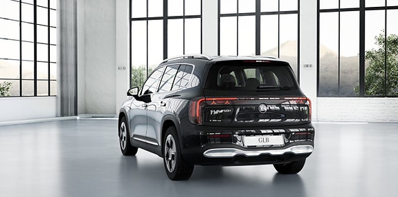 Mercedes-Benz GLB250 3 of 8