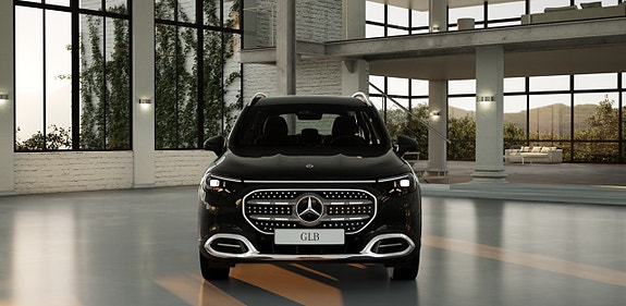 Mercedes-Benz GLB250 5 of 8