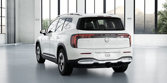 Mercedes-Benz GLB350 3 of 8