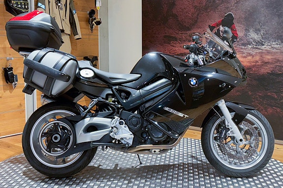 BMW F 800 ST|Givi toppbox|Sidoväskor|Nyservad|Nytt framdäck
