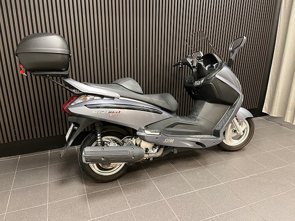 SYM GTS300 3 of 5
