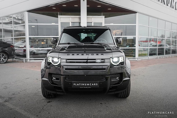 Land Rover Defender 110 3 of 5