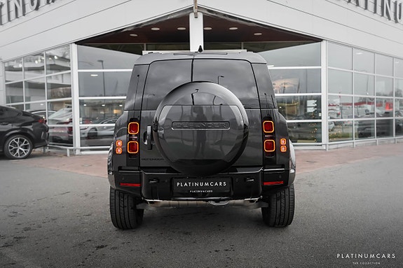 Land Rover Defender 110 4 of 5