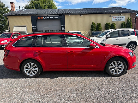 Skoda Octavia 2 of 10