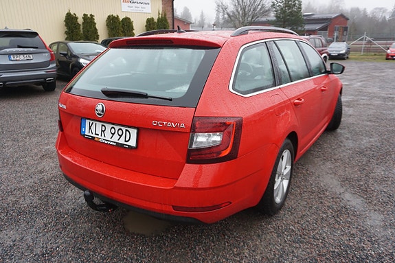 Skoda Octavia 3 of 5