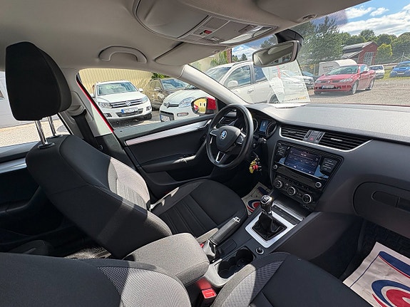 Skoda Octavia 5 of 10