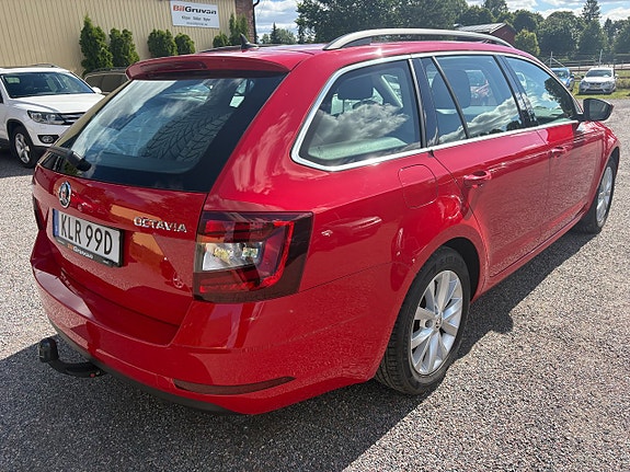 Skoda Octavia 3 of 10