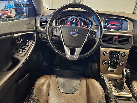 Volvo V40 Cross Country 20 of 20
