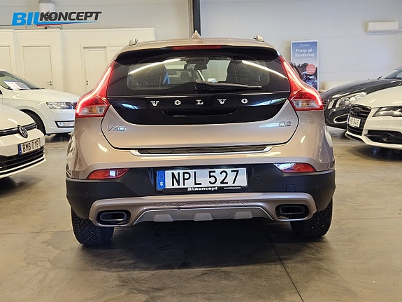 Volvo V40 Cross Country 5 of 25