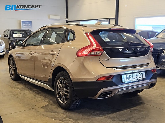 Volvo V40 Cross Country 4 of 25