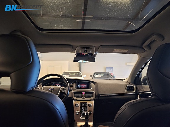 Volvo V40 Cross Country 19 of 25