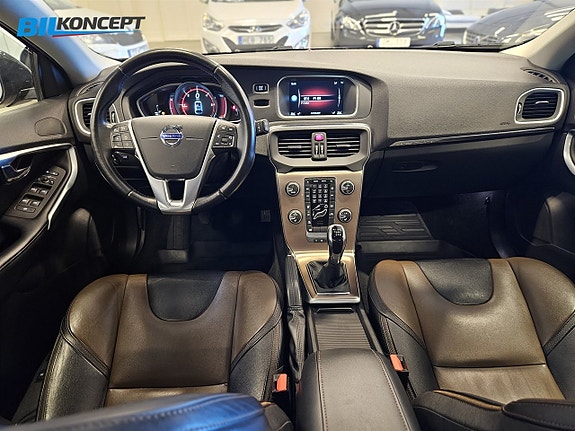 Volvo V40 Cross Country 20 of 25