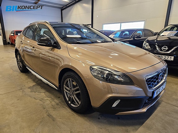 Volvo V40 Cross Country 3 of 20