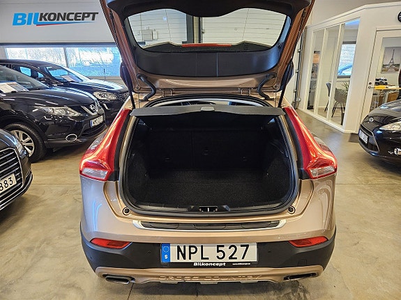 Volvo V40 Cross Country 8 of 20