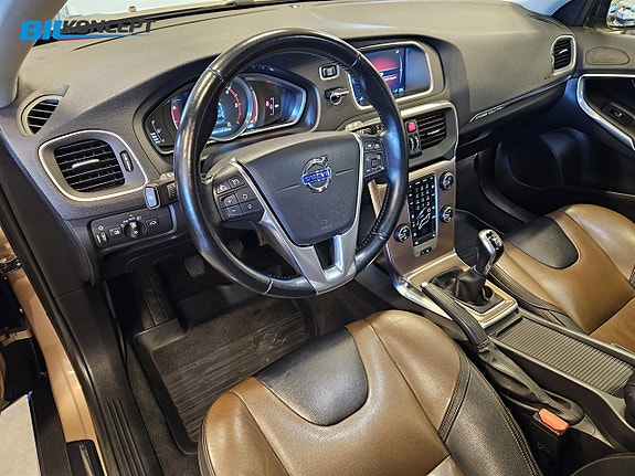 Volvo V40 Cross Country 16 of 20