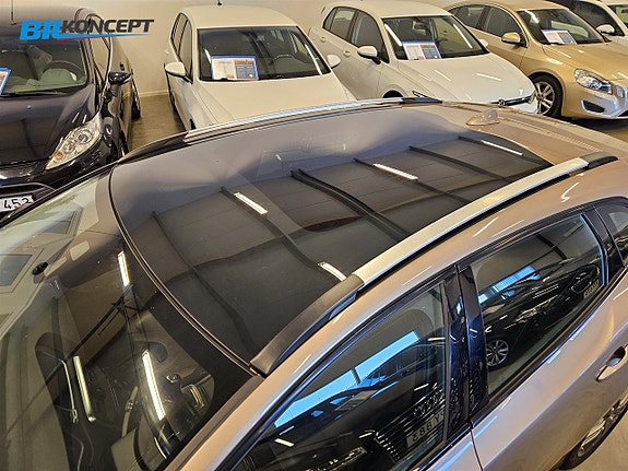 Volvo V40 Cross Country 9 of 20