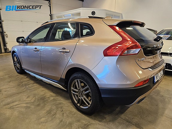 Volvo V40 Cross Country 6 of 20