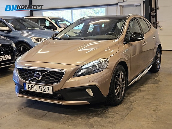 Volvo V40 Cross Country 3 of 25
