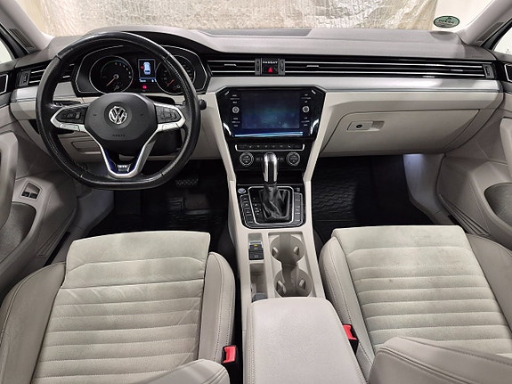 Volkswagen Passat 6 of 11