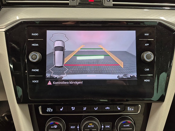 Volkswagen Passat 8 of 11