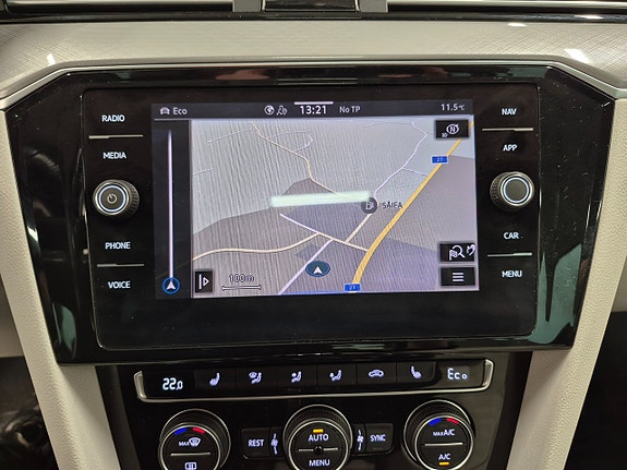 Volkswagen Passat 7 of 11