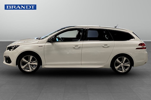 Peugeot 308 SW 3 of 5
