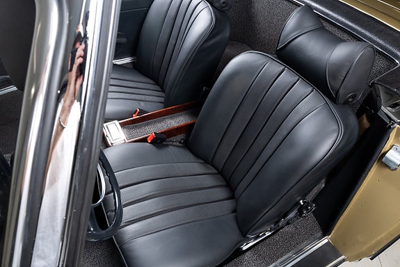 Mercedes-Benz 280 SL 12 of 20