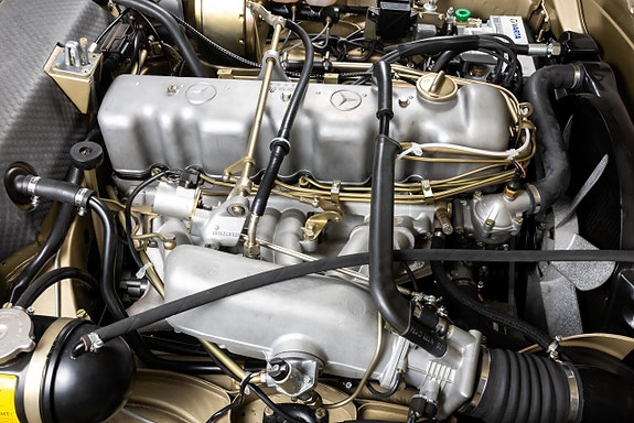 Mercedes-Benz 280 SL 18 of 20
