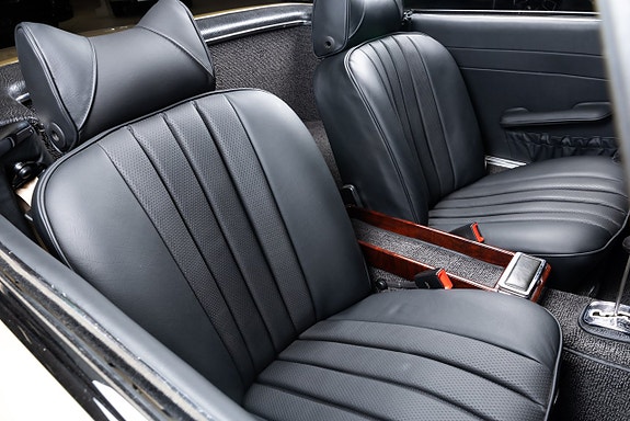 Mercedes-Benz 280 SL 13 of 20