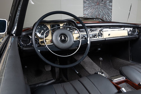 Mercedes-Benz 280 SL 10 of 20