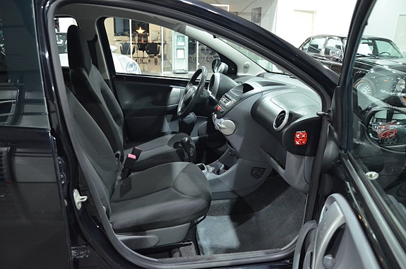Toyota Aygo 11 of 12