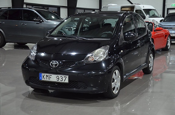 Toyota Aygo 3 of 12