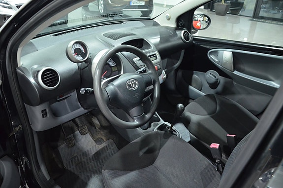Toyota Aygo 9 of 12