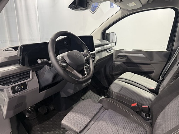 Volkswagen Transporter 9 of 15
