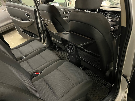 Kia Carens 12 of 12